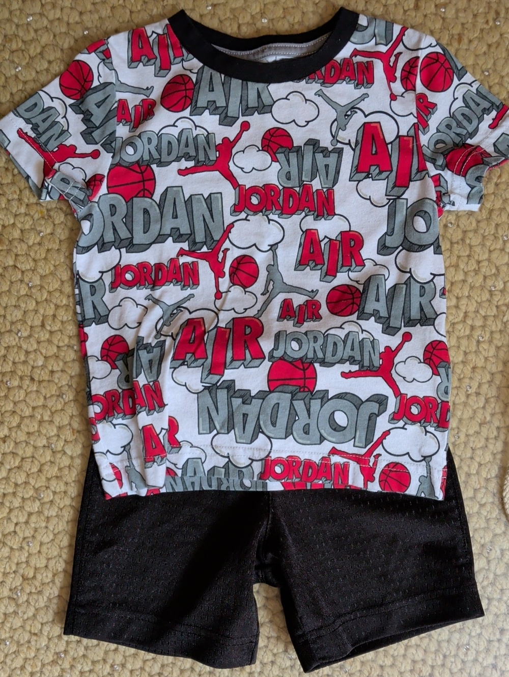 Jordan Toddler Boys 2-Piece Set 2T Air Jordan Graphic Tee & Shorts Comic